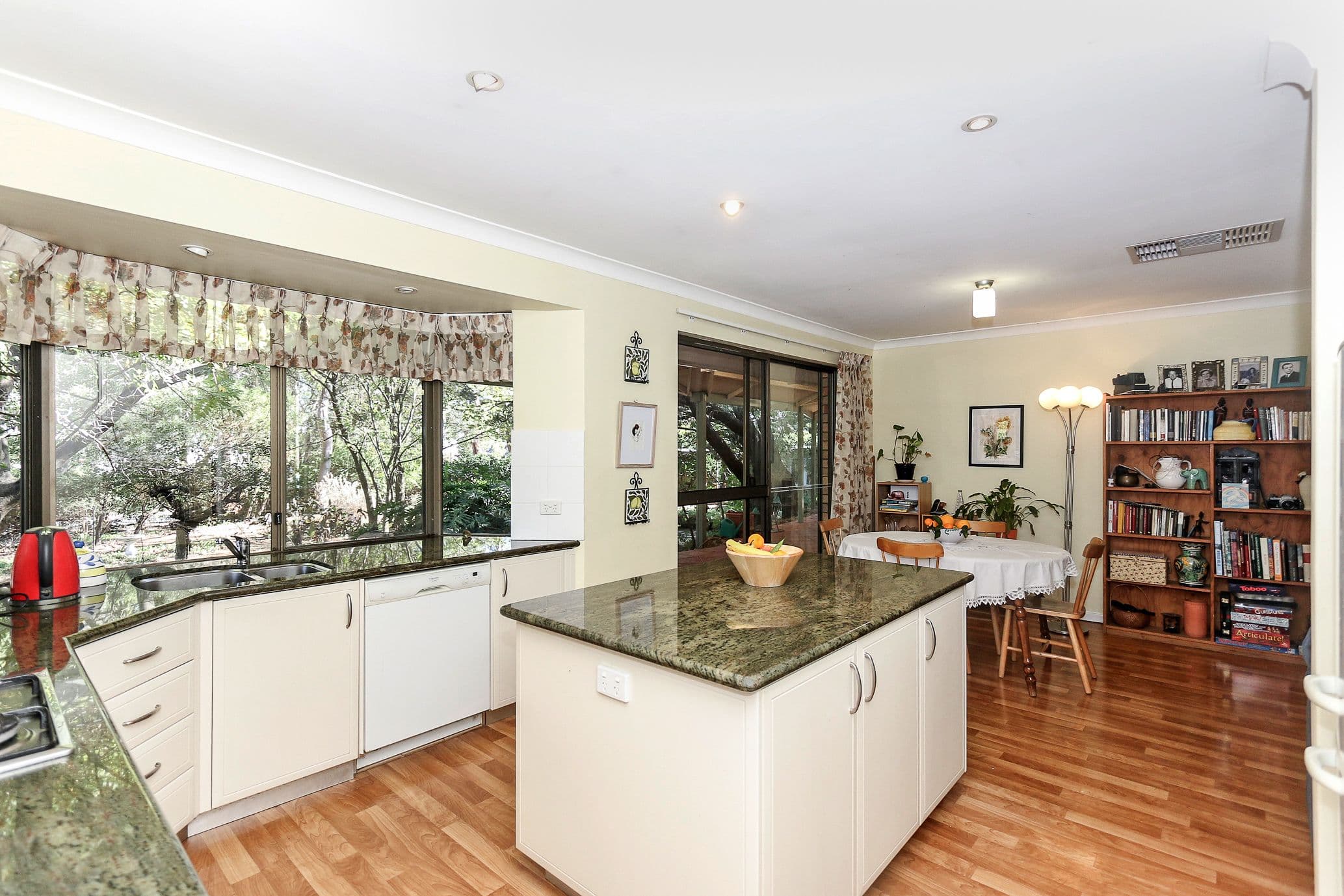 1 Morrell Way, Lesmurdie WA 6076, Lesmurdie - Thumbnail 7