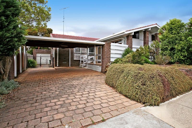 11 Carnarvon Drive, GROVEDALE VIC 3216, Grovedale - Image 1