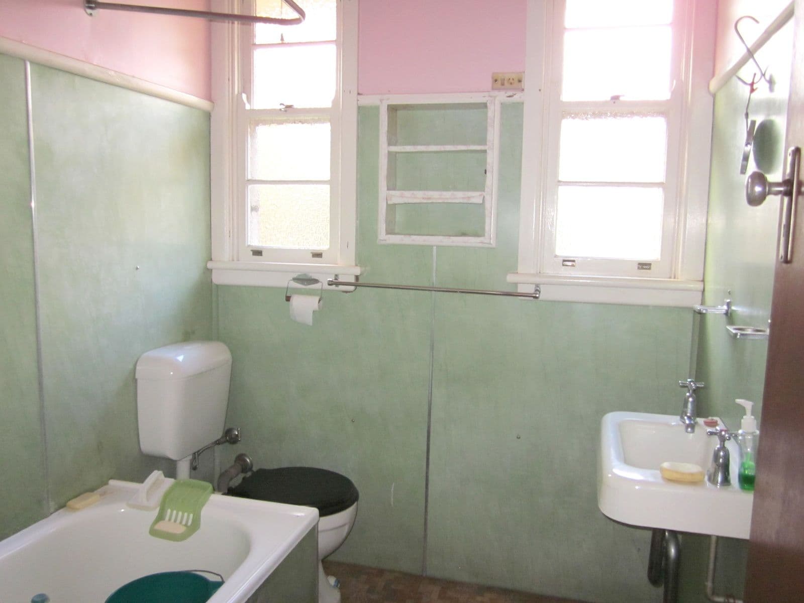 10 FOYLE Avenue, BIRRONG NSW 2143, Birrong - Thumbnail 3