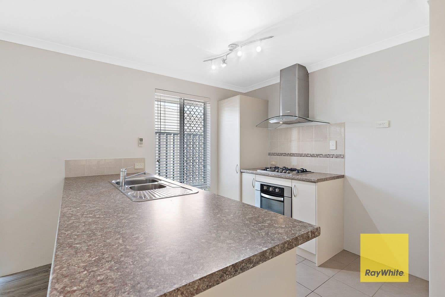 62 Beckingham Parkway, Baldivis WA 6171, Baldivis - Thumbnail 2