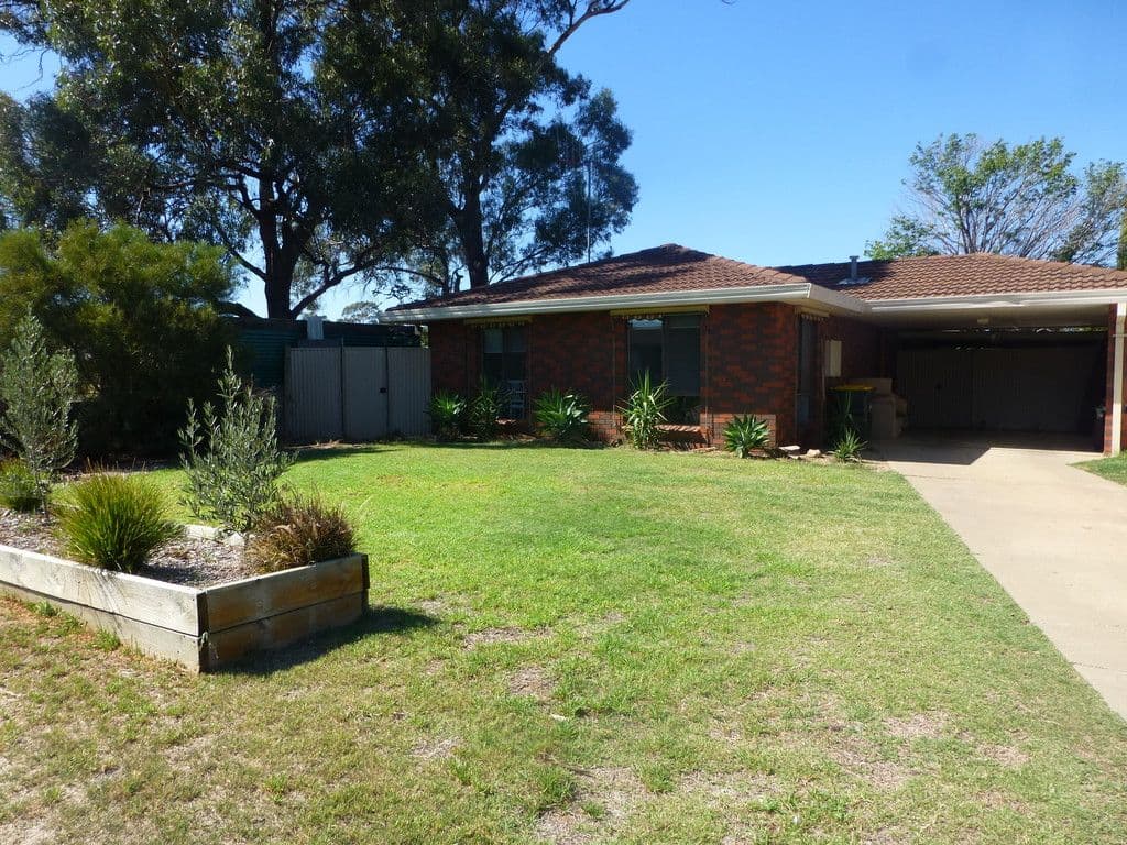 2 Pevensey Place, Moama - Image 1