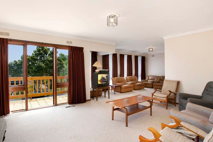 18 Rathmullen Quadrant, DONCASTER VIC 3108, Doncaster - Thumbnail 2
