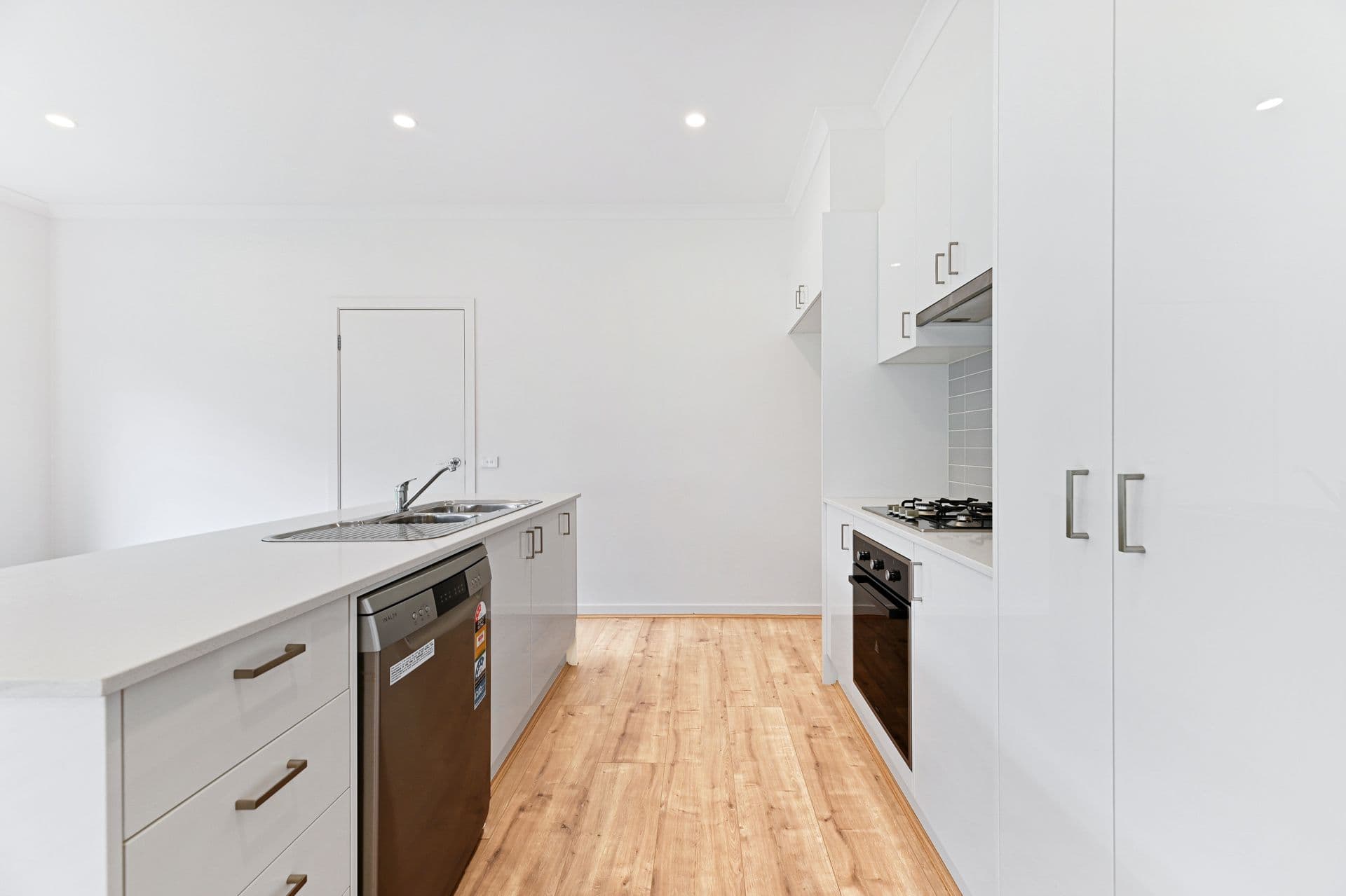 2B Whiteside Road, Officer VIC 3809, Officer - Thumbnail 5