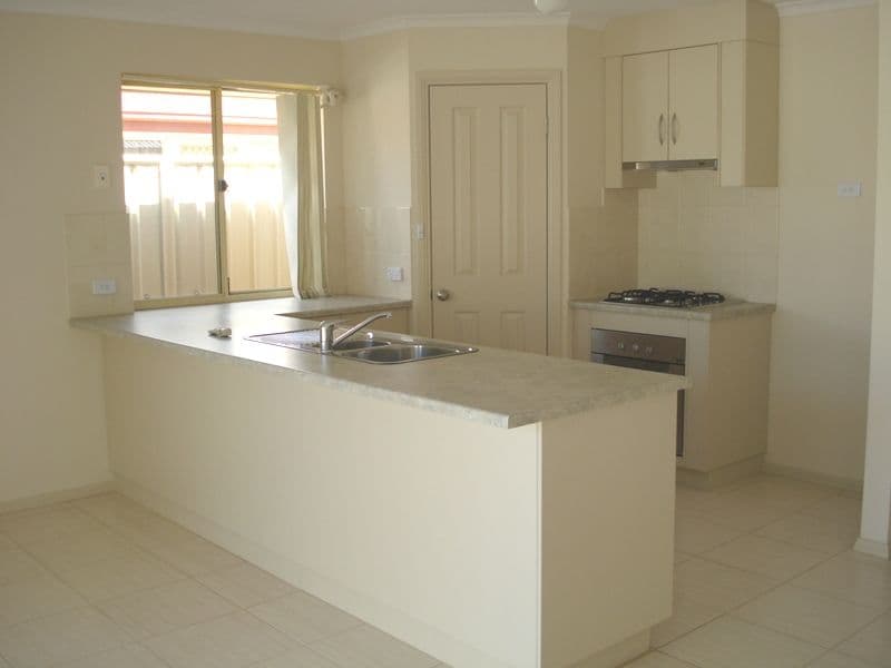6 Overlander Way, SMITHFIELD SA 5114, Smithfield - Thumbnail 2