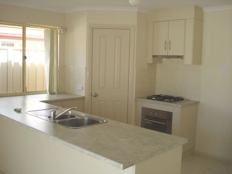 6 Overlander Way, SMITHFIELD SA 5114, Smithfield - Thumbnail 4