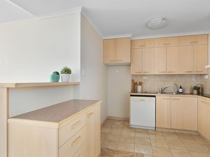 65 Waterloo Esplanade, Wynnum QLD 4178, Wynnum - Thumbnail 6