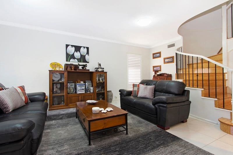 18 Lord Way, Glenwood - Thumbnail 4