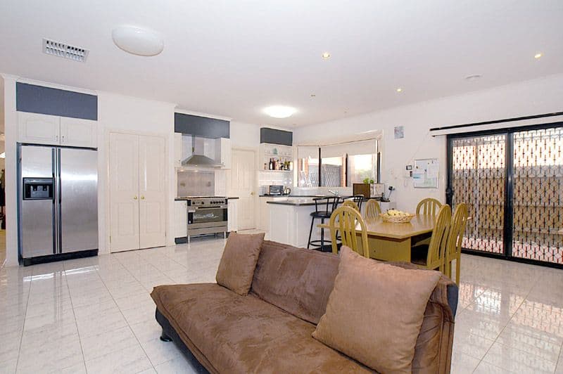 9 Jolimont Place, DINGLEY VILLAGE VIC 3172, Dingley Village - Thumbnail 4