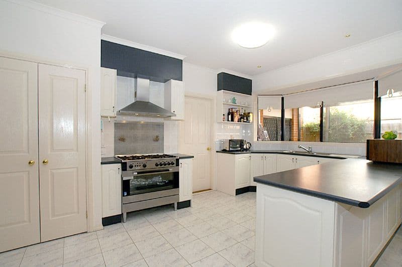 9 Jolimont Place, DINGLEY VILLAGE VIC 3172, Dingley Village - Thumbnail 8