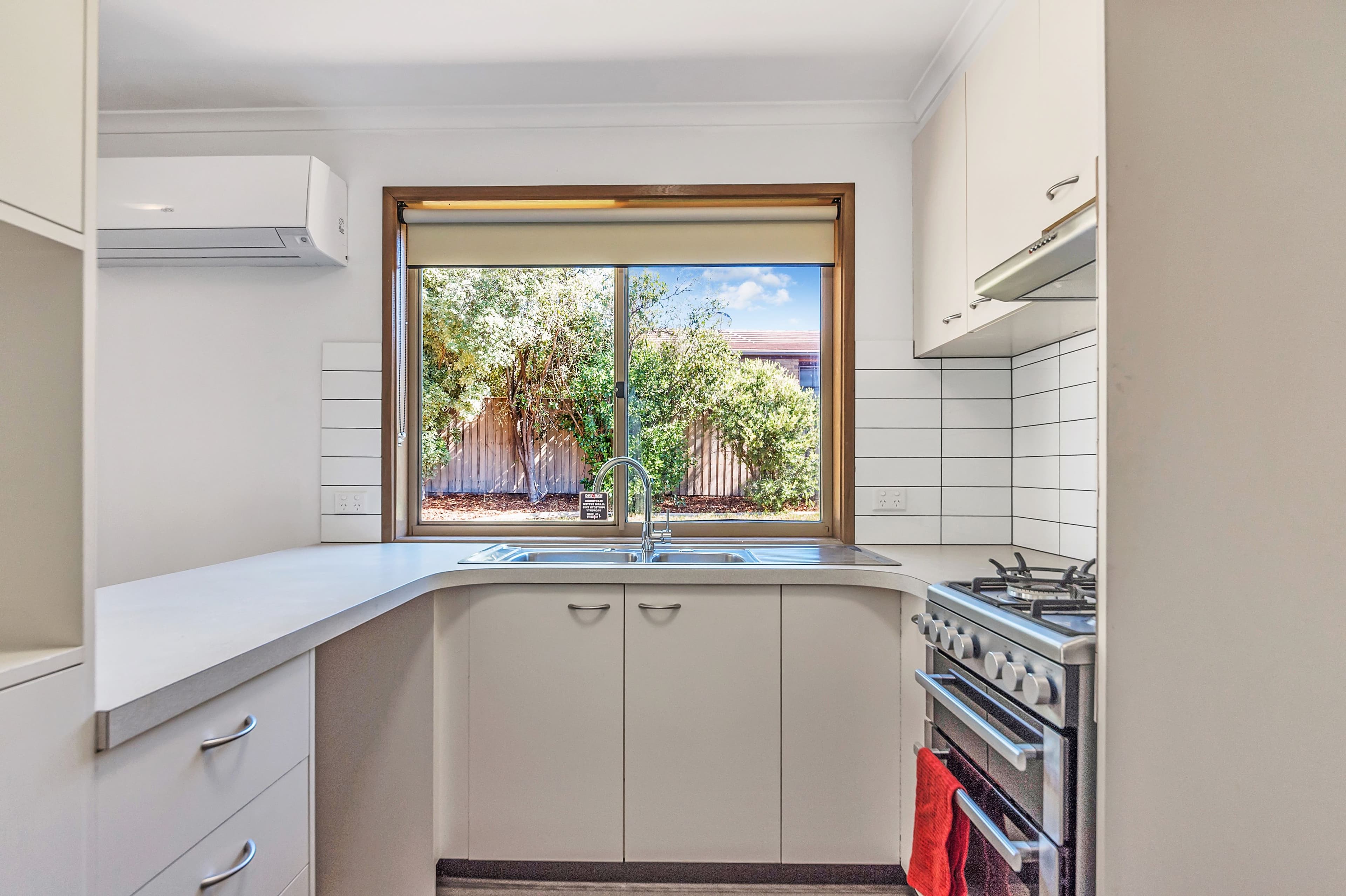 9 Patanga Gardens, Queanbeyan NSW 2620, Queanbeyan West - Thumbnail 5