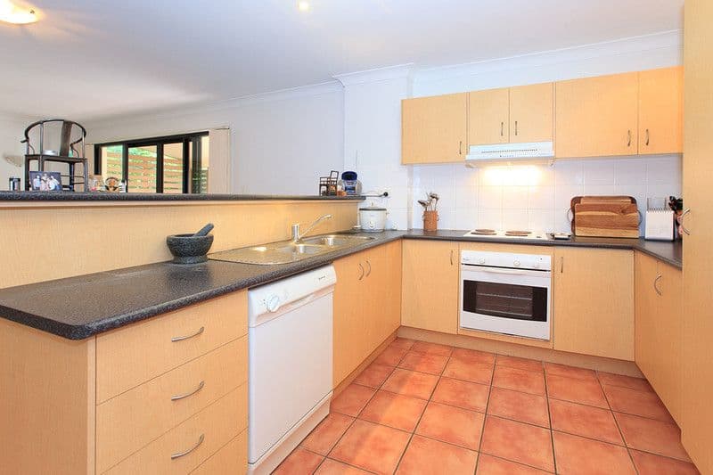 14 Cambridge, BULIMBA QLD 4171, Bulimba - Thumbnail 3