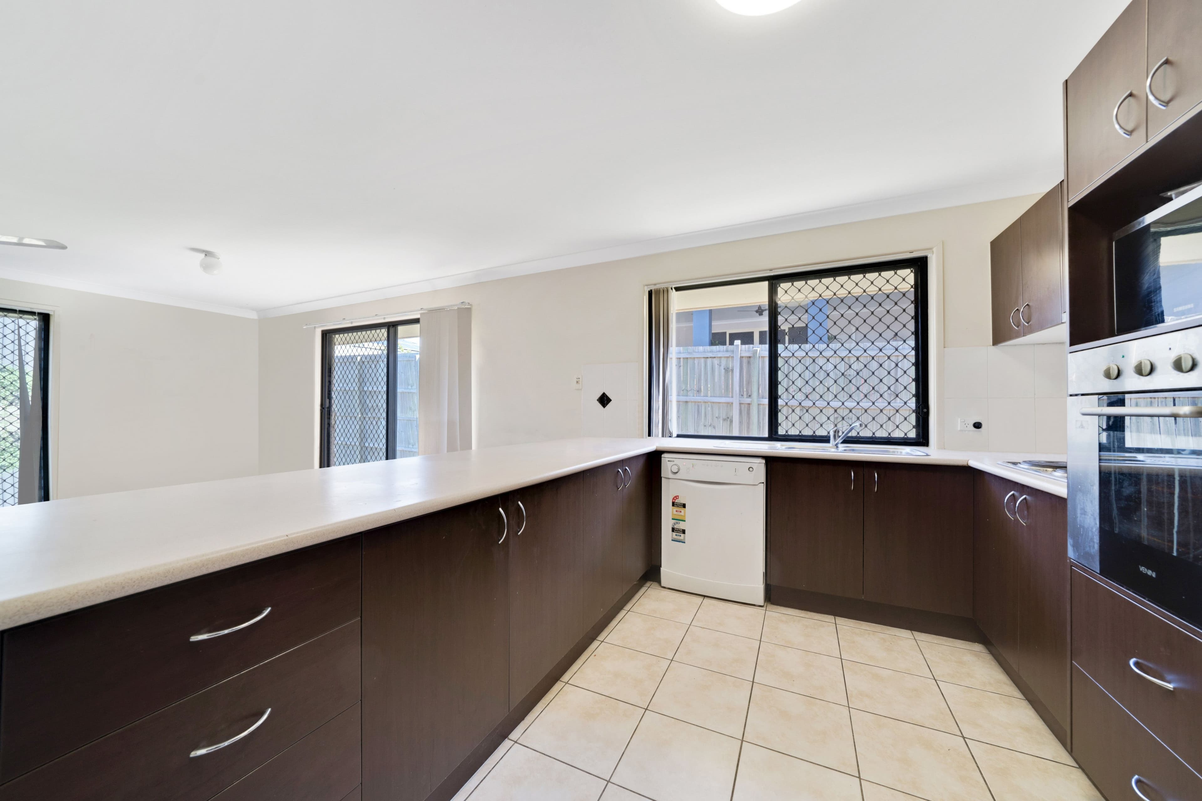9 Arif Place, Heritage Park QLD 4118, Heritage Park - Thumbnail 3
