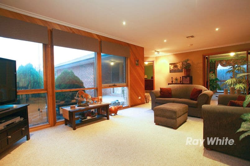 8 Yew Court, CRANBOURNE NORTH VIC 3977, Cranbourne North - Thumbnail 3