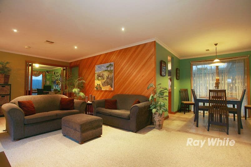 8 Yew Court, CRANBOURNE NORTH VIC 3977, Cranbourne North - Thumbnail 4