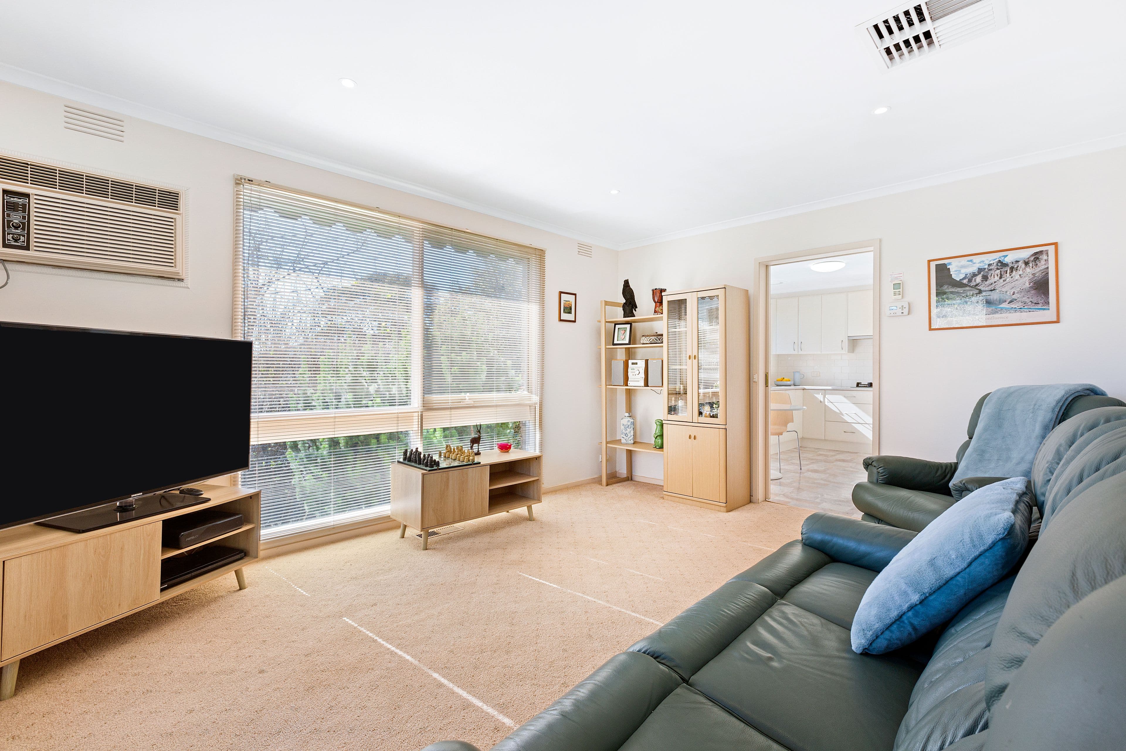 8 Kenilworth Avenue, Frankston VIC 3199, Frankston - Thumbnail 2