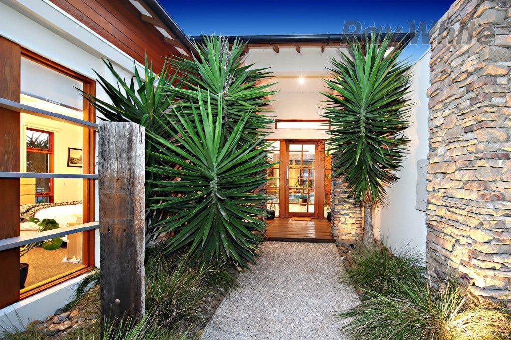 9 Hugo Drive, Point Cook VIC 3030, Point Cook - Thumbnail 2