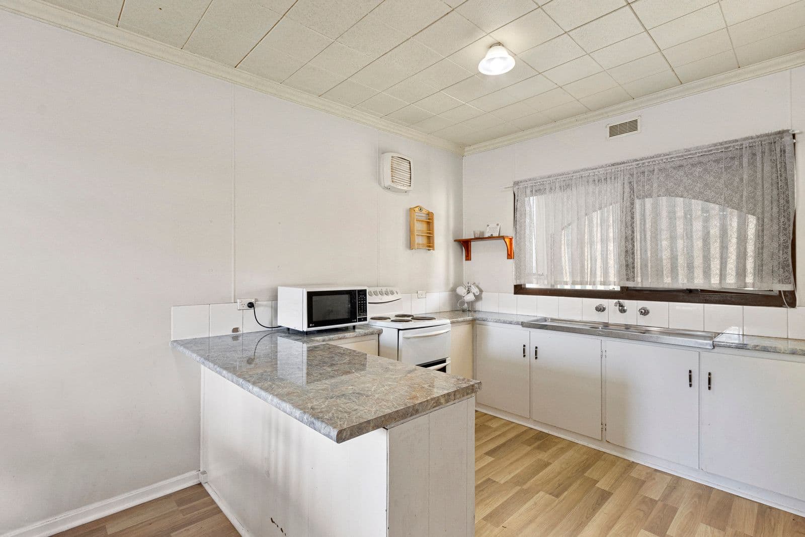 13 Bayview Drive, Moonta Bay SA 5558, Moonta Bay - Thumbnail 2