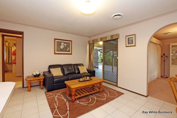 32 Crampton Crescent, MILL PARK VIC 3082, Mill Park - Thumbnail 4