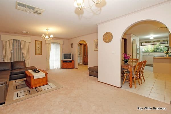 32 Crampton Crescent, MILL PARK VIC 3082, Mill Park - Thumbnail 5