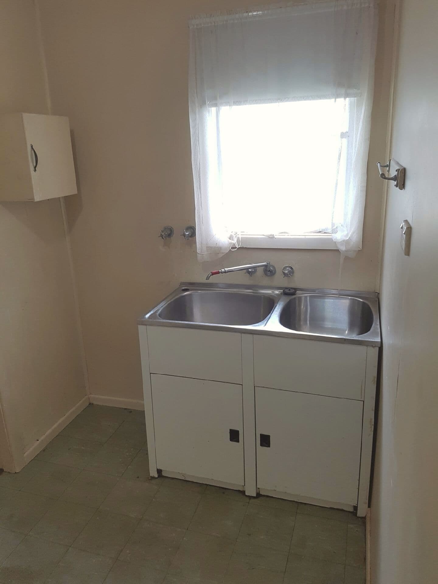 2780 Pacific Highway, Tyndale - Thumbnail 4