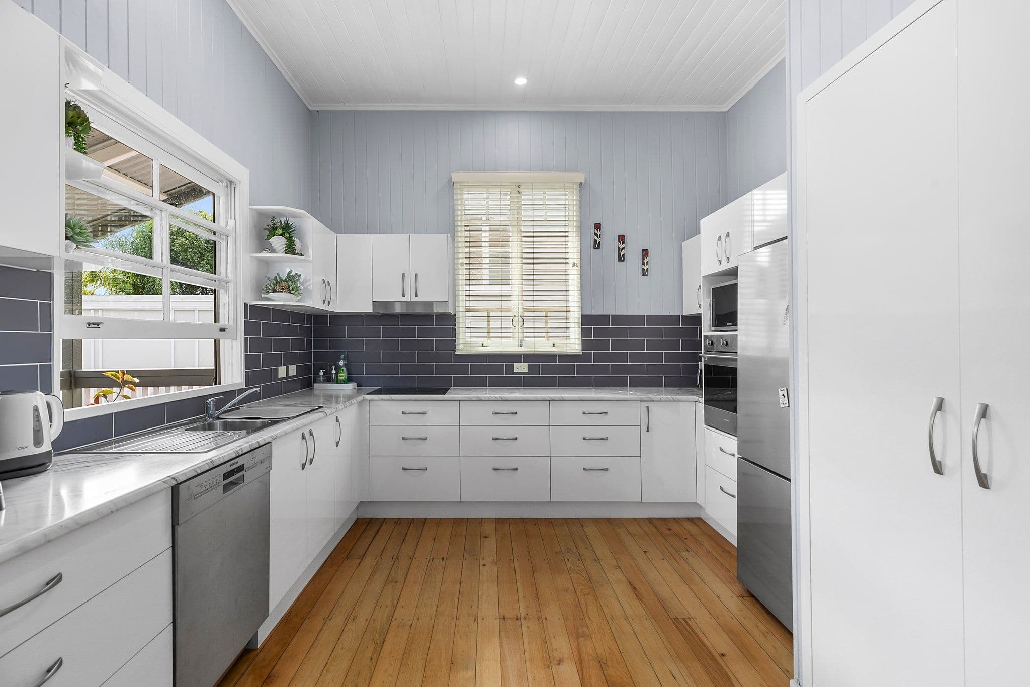18 Raff Avenue, Holland Park QLD 4121, Holland Park - Thumbnail 6
