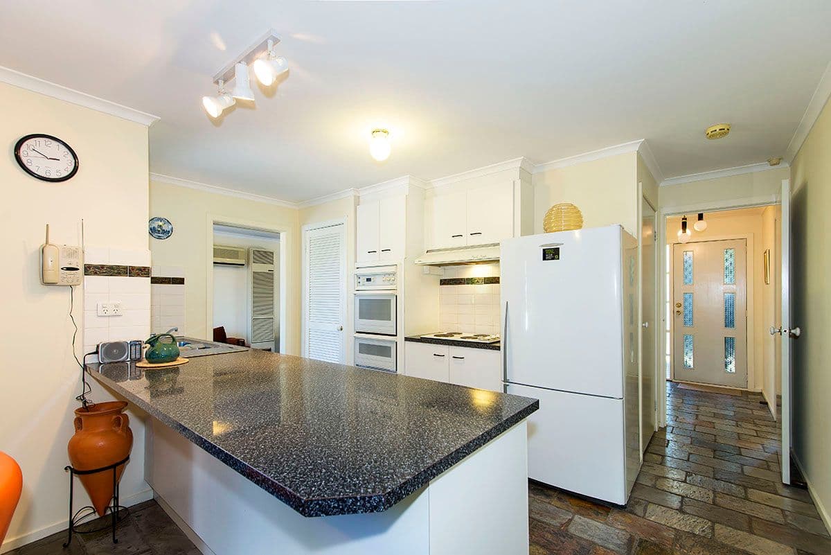 12 Bendale Court, MILL PARK VIC 3082, Mill Park - Thumbnail 2