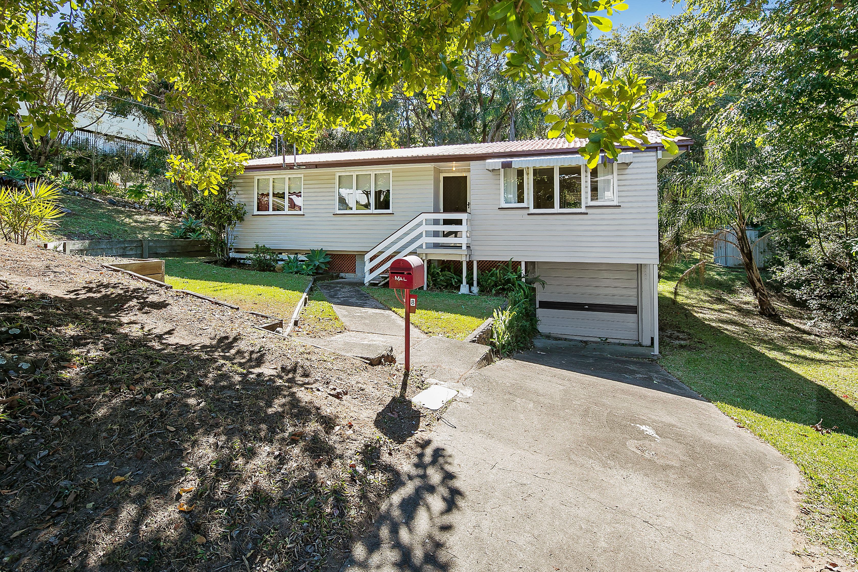 8 Hobart Avenue, Camp Hill QLD 4152, Camp Hill - Thumbnail 3