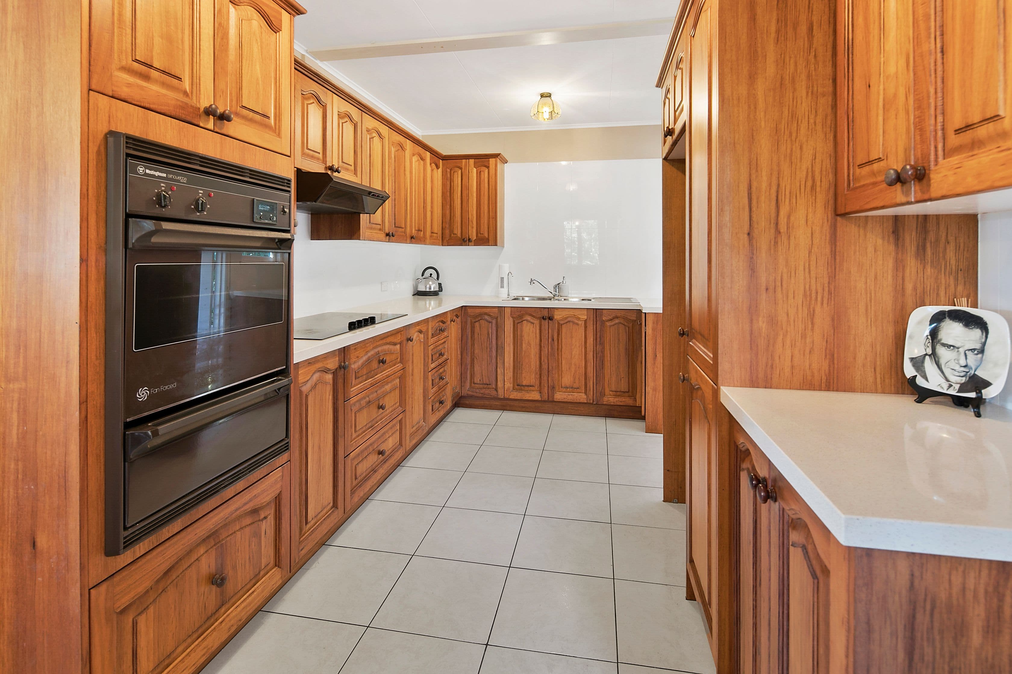 8 Hobart Avenue, Camp Hill QLD 4152, Camp Hill - Thumbnail 6