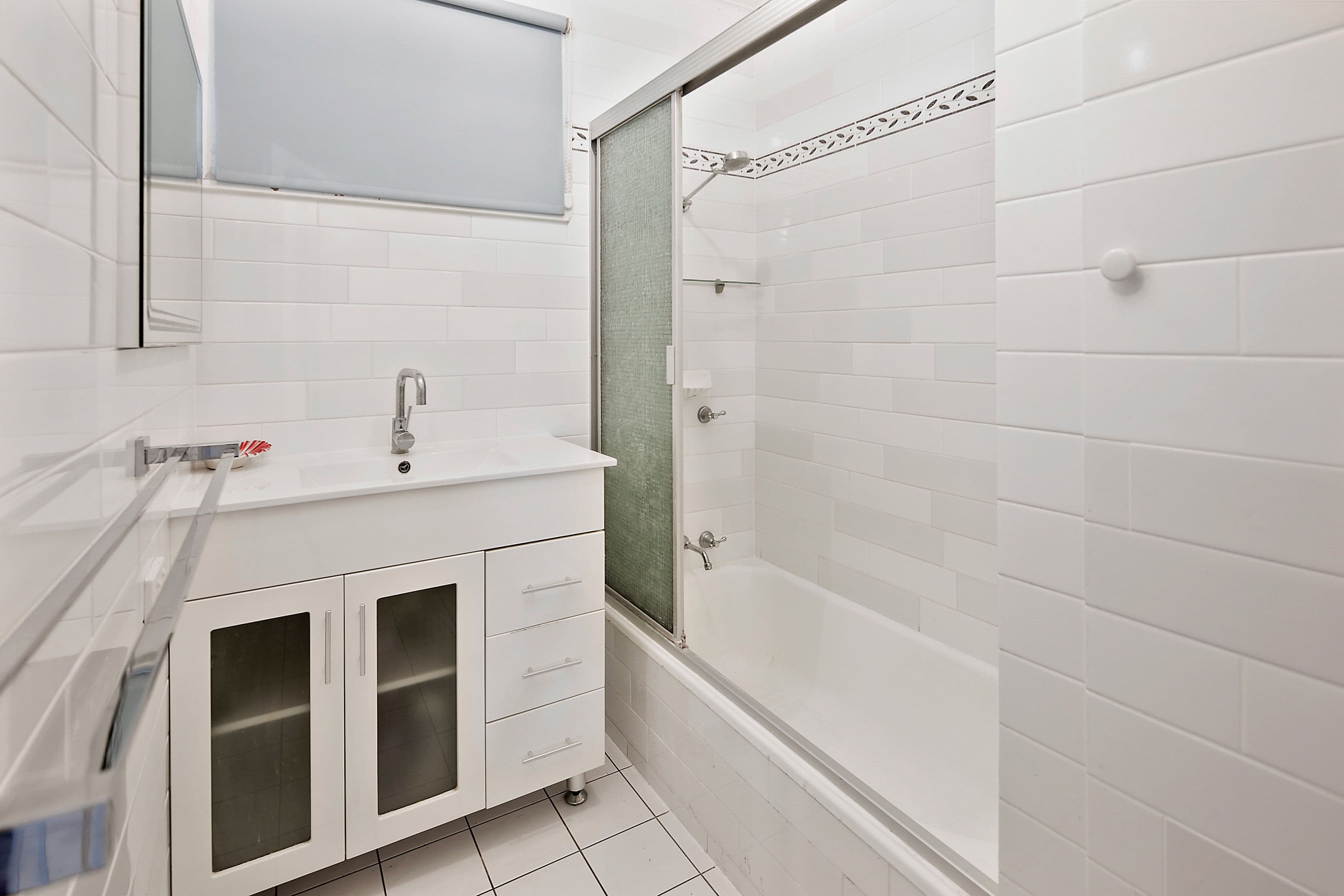 8 Hobart Avenue, Camp Hill QLD 4152, Camp Hill - Thumbnail 8