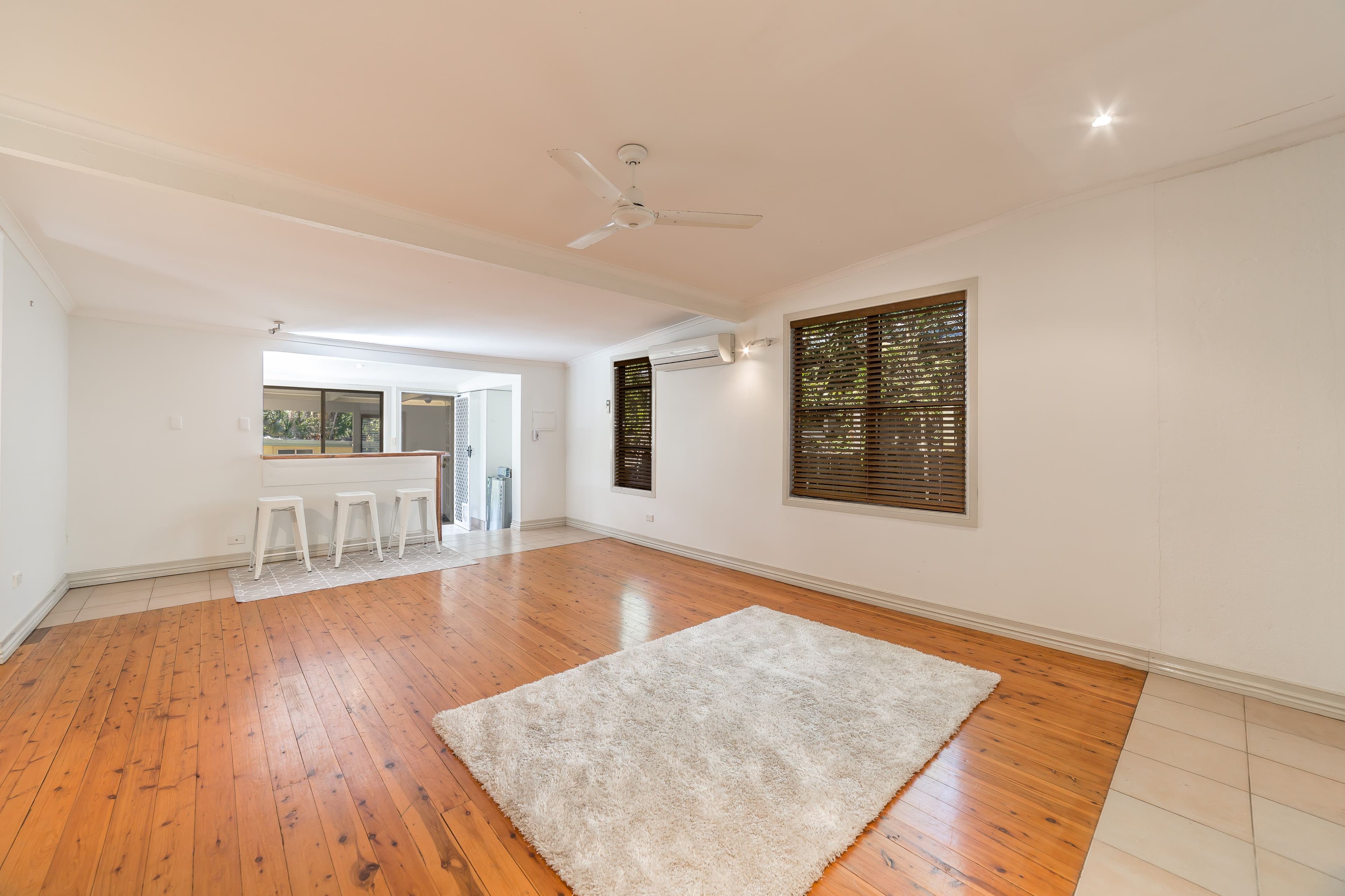 7 Kerr Avenue, Southport QLD 4215, Southport - Thumbnail 2