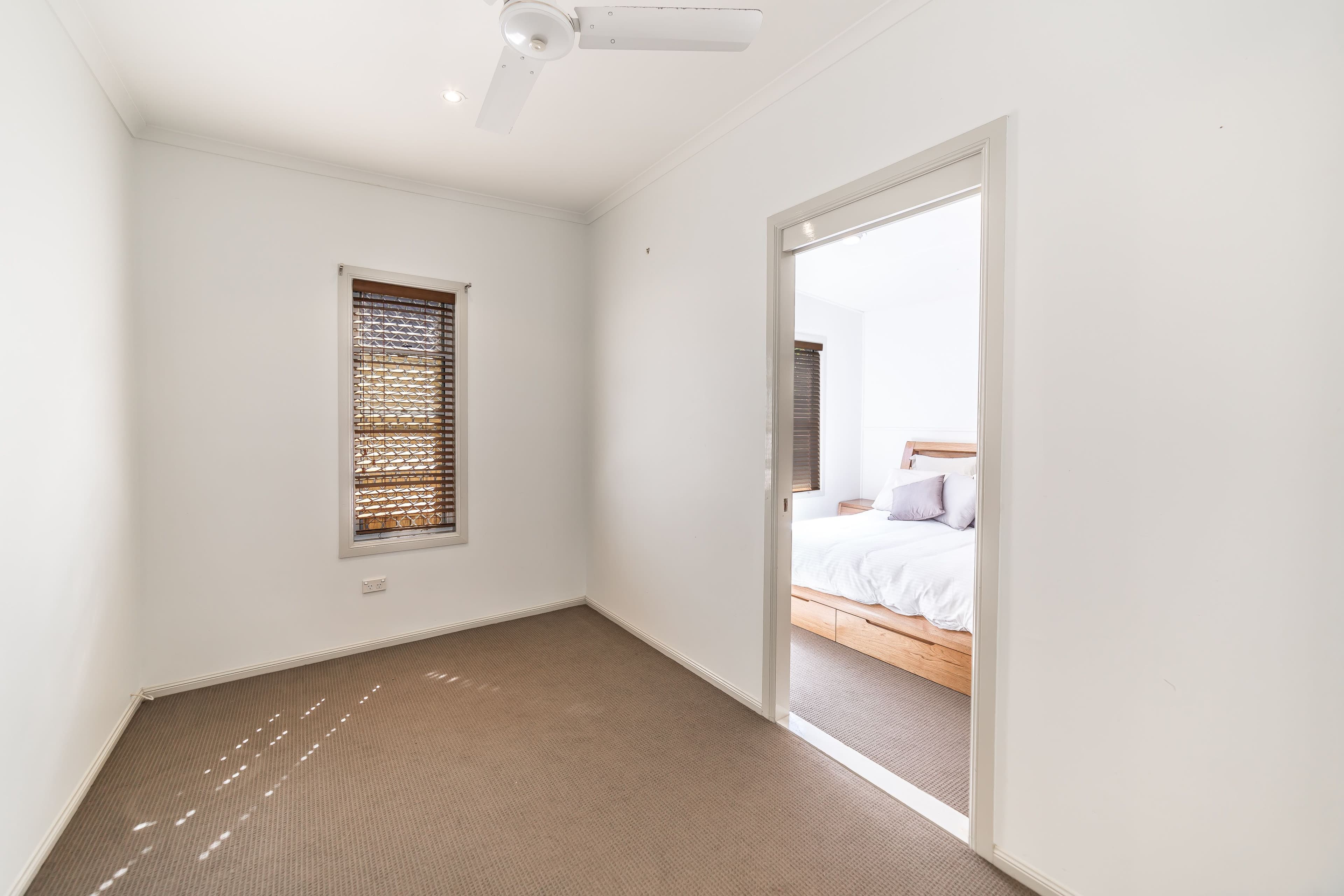 7 Kerr Avenue, Southport QLD 4215, Southport - Thumbnail 6