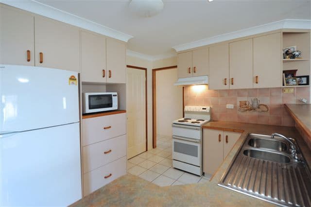 47 Gainsborough Drive, GLENVALE QLD 4350, Glenvale - Thumbnail 2