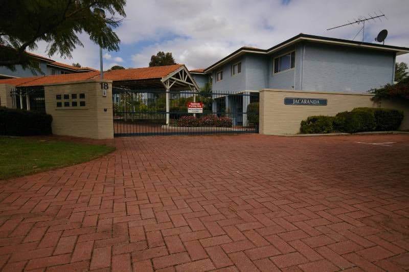 18 Butterick Place, GIRRAWHEEN WA 6064, Girrawheen - Thumbnail 3