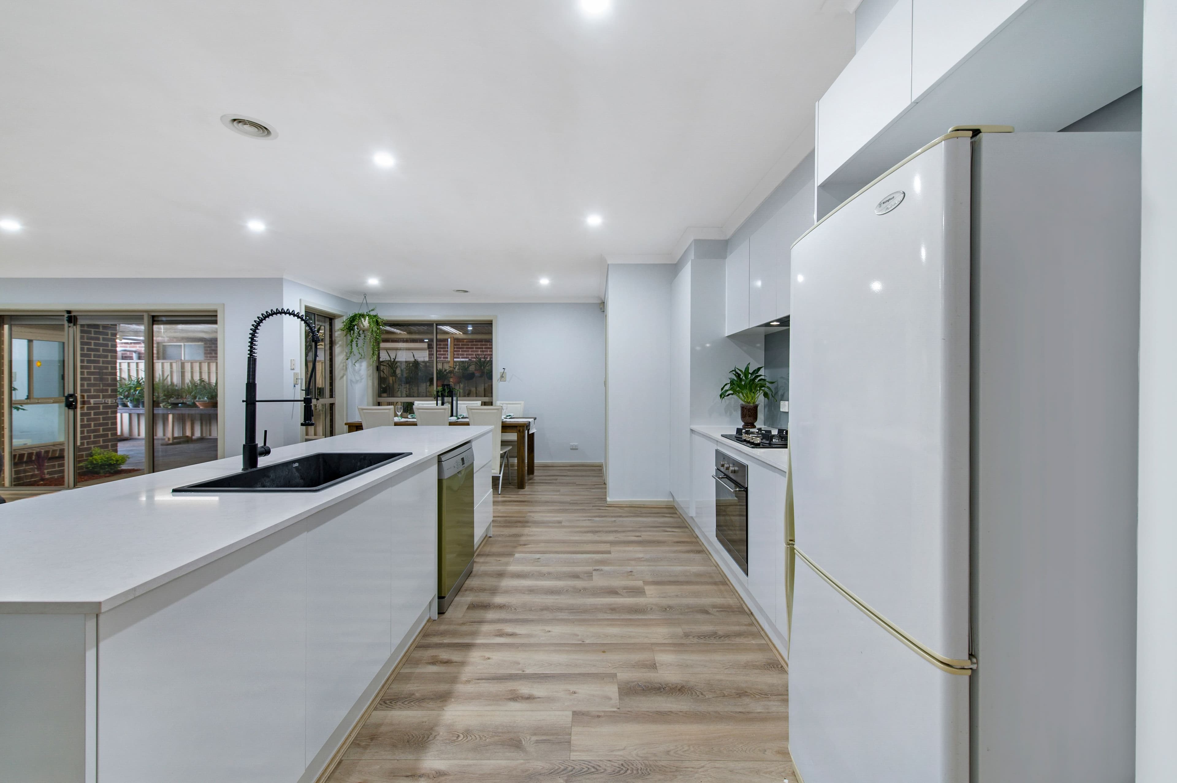 7 Buchan Court, Taylors Hill VIC 3037, Taylors Hill - Thumbnail 4
