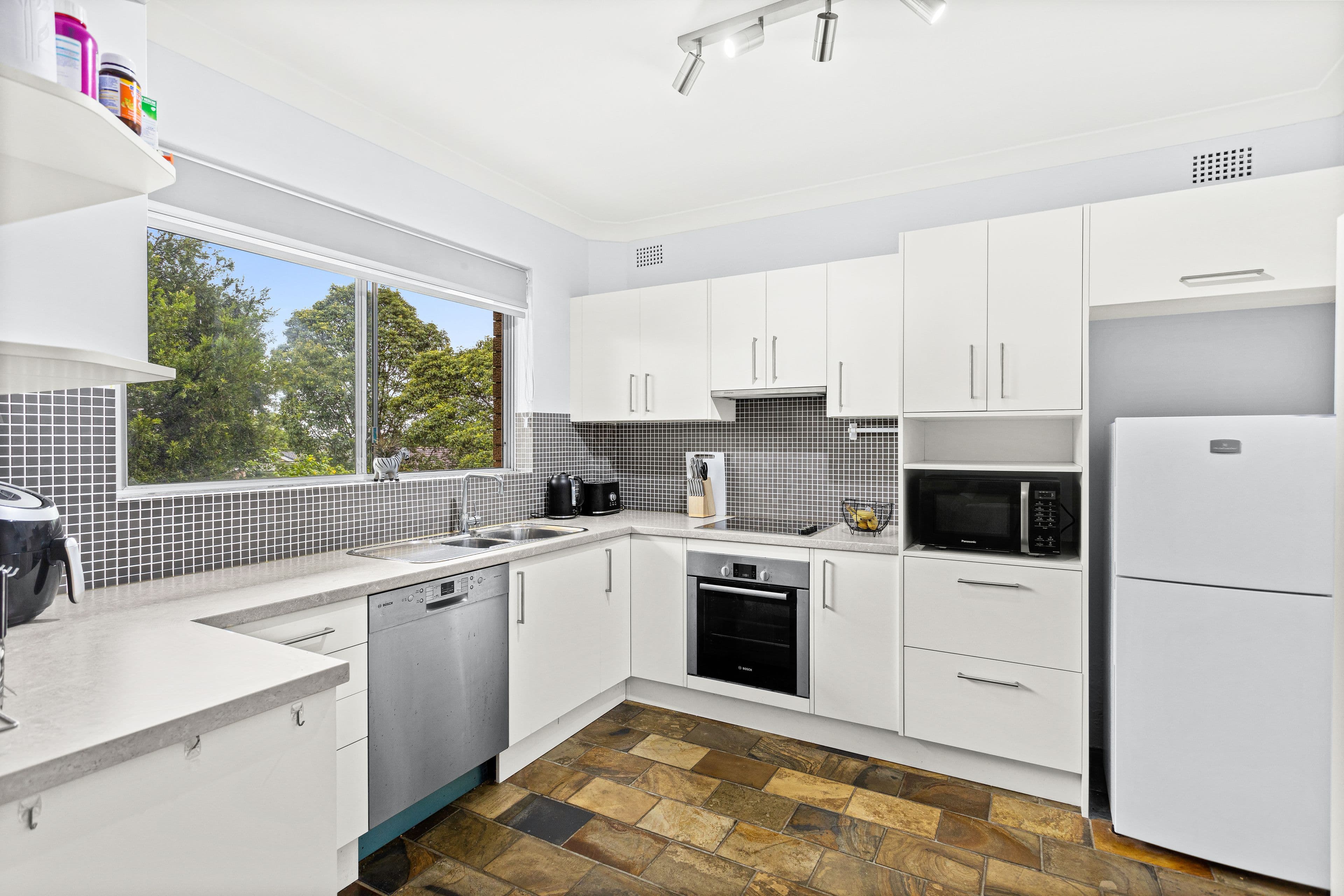 44 Jersey Avenue, Mortdale NSW 2223, Mortdale - Thumbnail 4