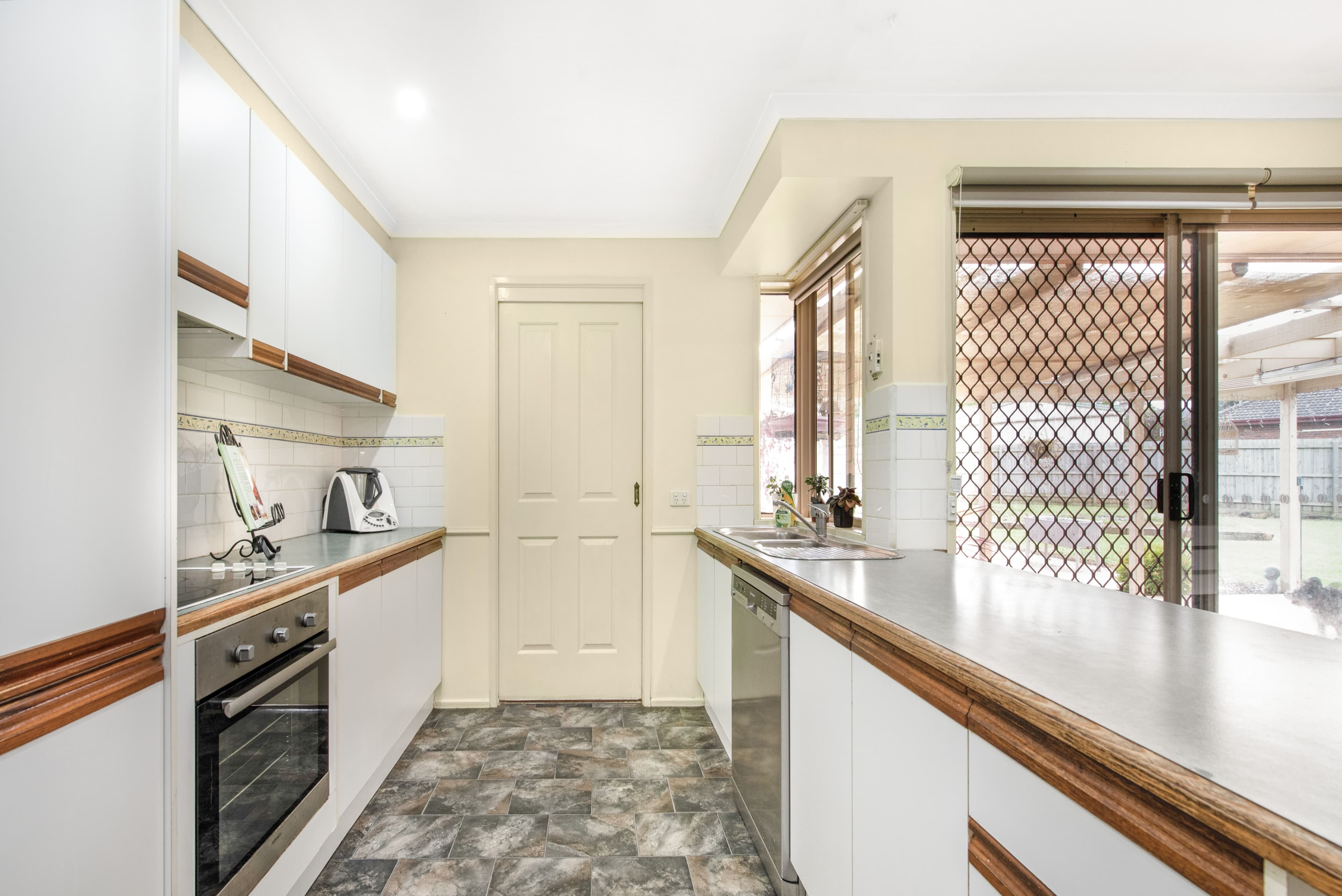 5 Kylie Court, Pakenham VIC 3810, Pakenham - Thumbnail 4