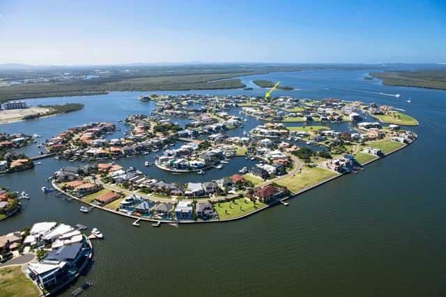 3 Knightsbridge Parade West, SOVEREIGN ISLANDS QLD 4216, Sovereign Islands - Thumbnail 3