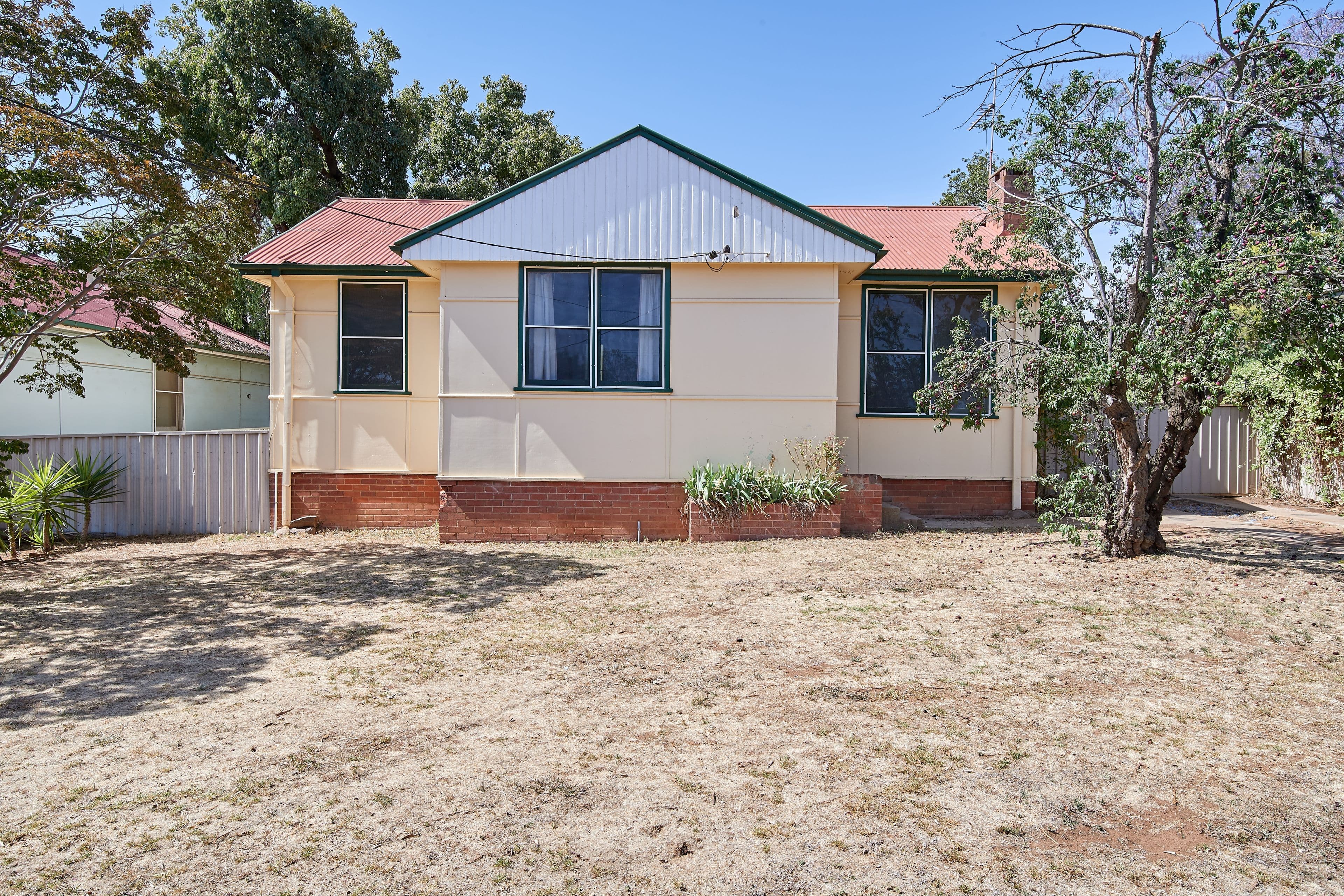 8 Cedric Street, Junee - Image 1