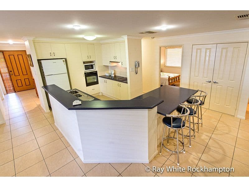 27 Harris Crescent, Norman Gardens QLD 4701, Norman Gardens - Thumbnail 6