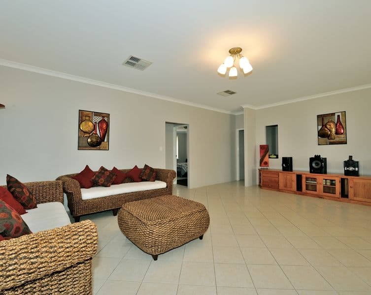 21 Properjohn Drive, ROCKINGHAM WA 6168, Rockingham - Thumbnail 3