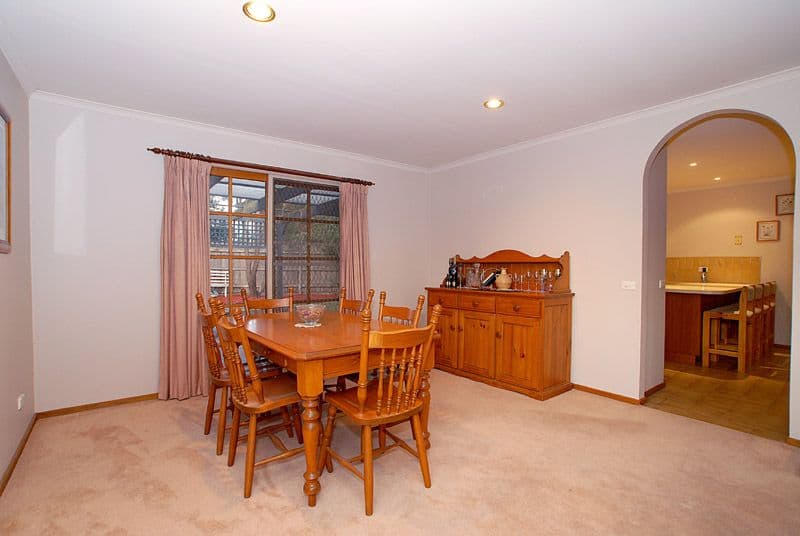 27  Van Court, NARRE WARREN VIC 3805, Narre Warren - Thumbnail 4