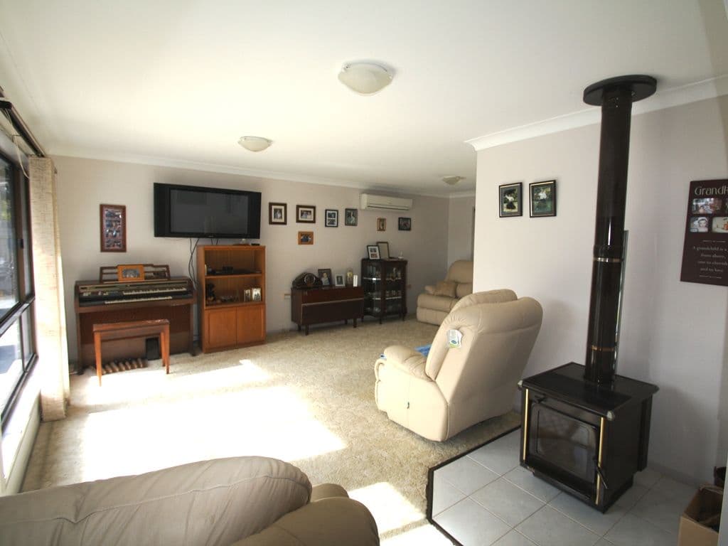 2 Charmaine Court, ALBANY CREEK QLD 4035, Albany Creek - Thumbnail 2