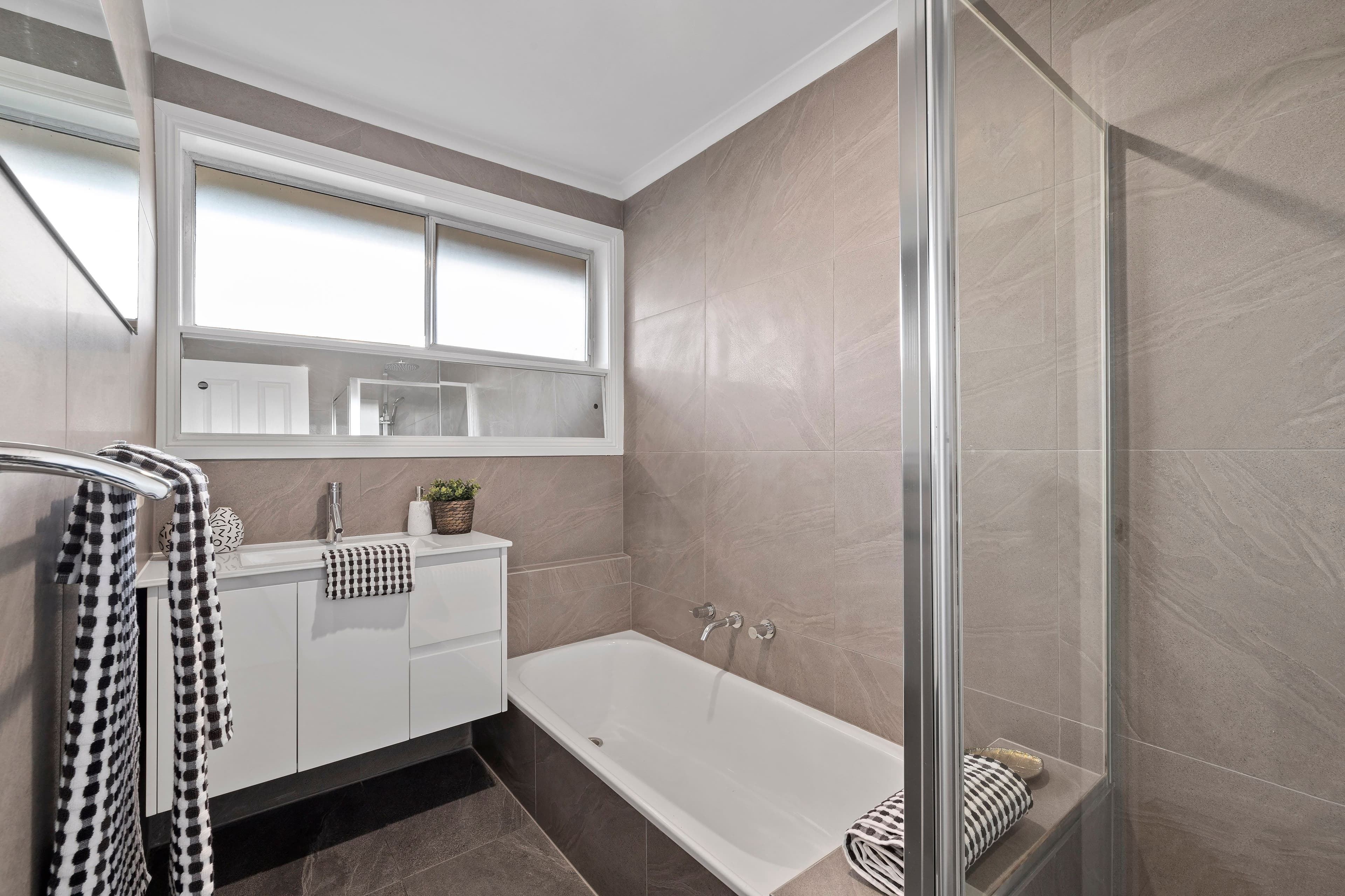 13 Carbine Court, Mill Park VIC 3082, Mill Park - Thumbnail 7