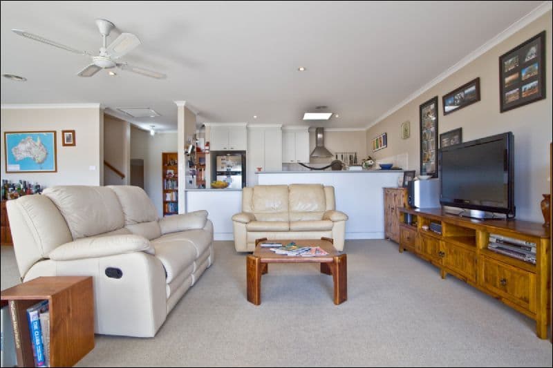 11 Doeberl Place, QUEANBEYAN NSW 2620, Queanbeyan - Thumbnail 6