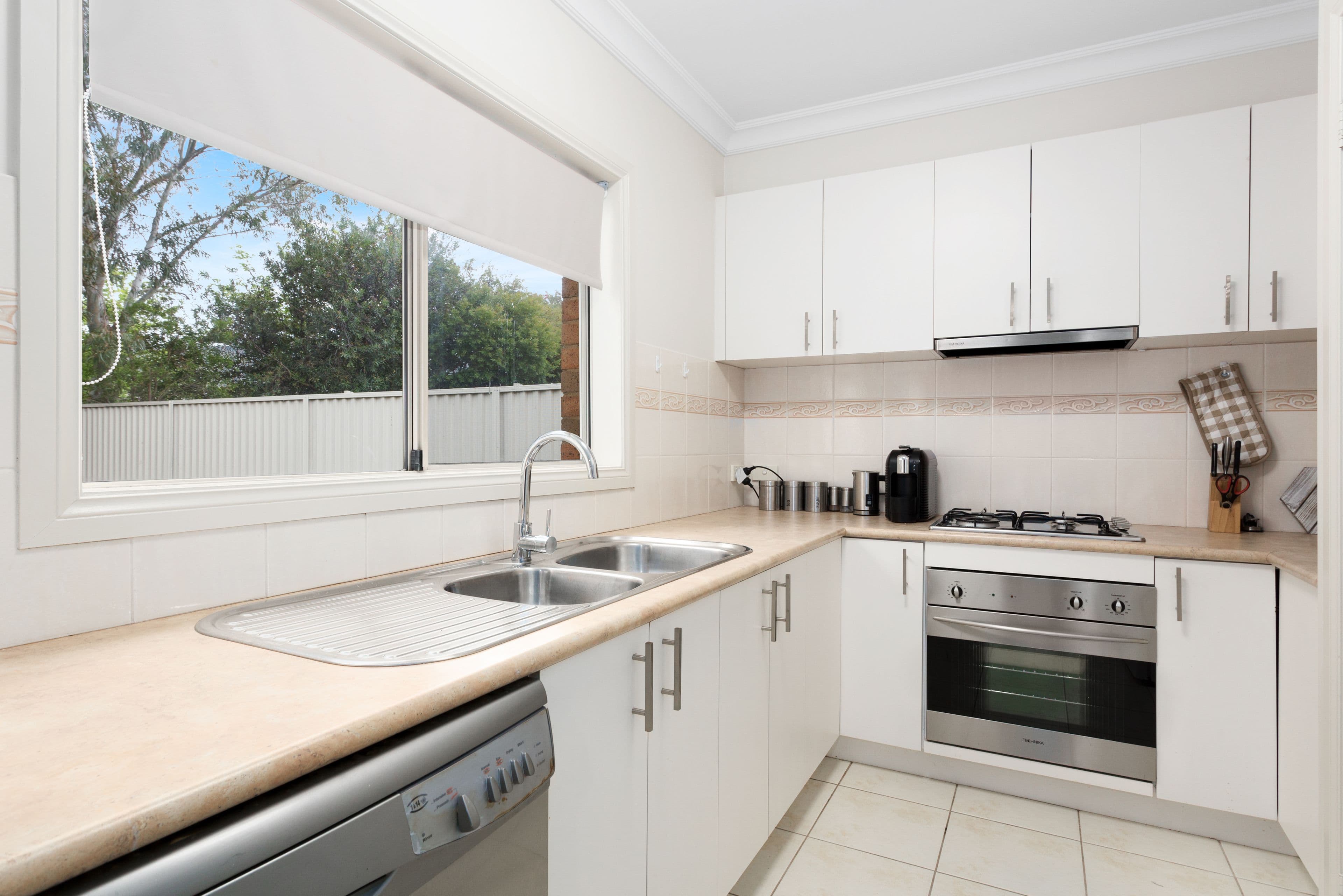 24 Macalister Place, Pakenham VIC 3810, Pakenham - Thumbnail 4