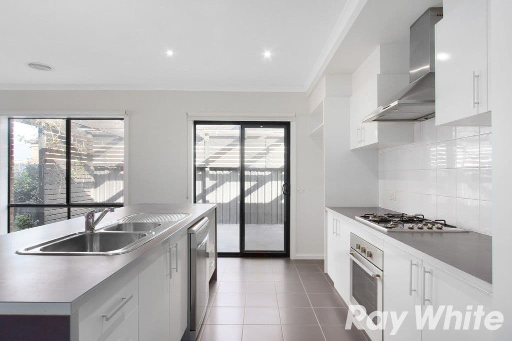 7 The Parkway, Pakenham VIC 3810, Pakenham - Thumbnail 3