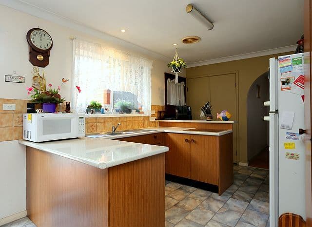 51 Sturt Avenue, Georges Hall NSW 2198, Georges Hall - Thumbnail 3