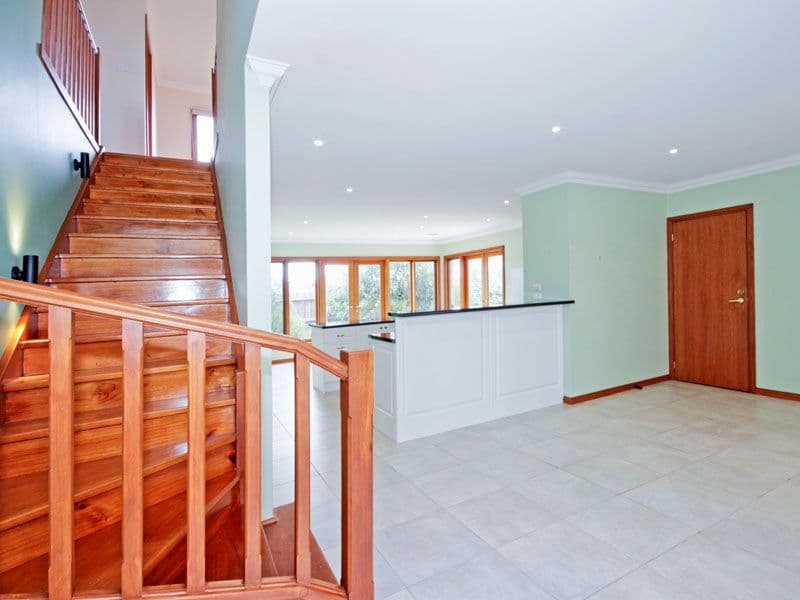 27 Ironbark Street, WAURN PONDS VIC 3216, Waurn Ponds - Thumbnail 4