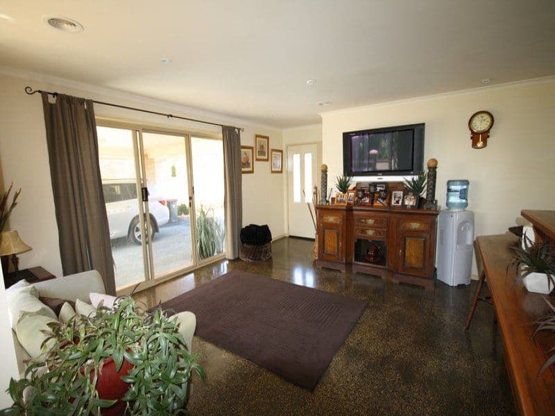 6 Dingee Road, ROCHESTER VIC 3561, Rochester - Thumbnail 5