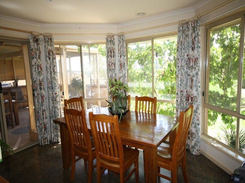 6 Dingee Road, ROCHESTER VIC 3561, Rochester - Thumbnail 6